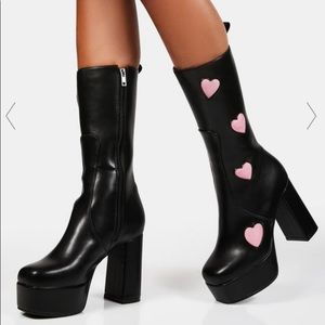 La moda believe that platform boots